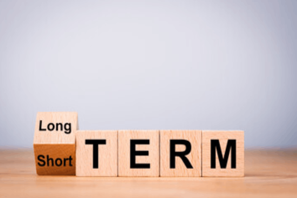 The difference between short-term and long-term financing